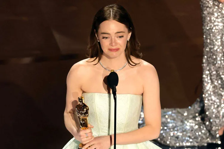 Emma Stone's Oscar Night: A Look Behind the Scenes